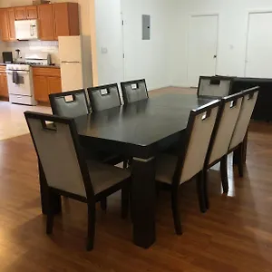 Apartment Large And Private Sleep Up To 8 People Comfortably With Direct Nyc Manhattan Train Only 5 Minute Walk Away, Elizabeth